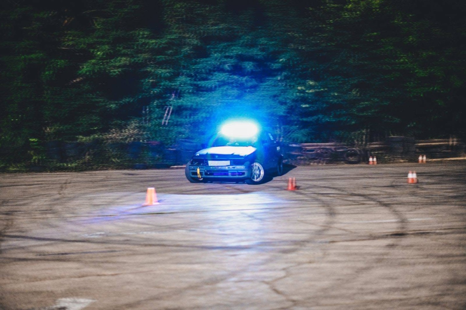 Велико Търново се превръща в арена на дрифт, Gymkhana, тунинг и музика