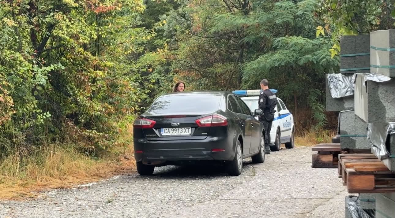 Пожарът в района на военния завод “ЕМКО” е потушен, започват огледи